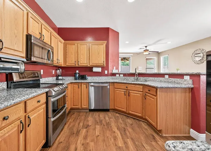 Family‑friendly 4‑bed | Patio, & Fast Wi‑fi Holiday home Phoenix