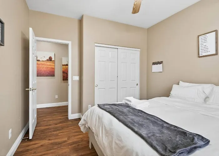 Family‑friendly 4‑bed | Patio, & Fast Wi‑fi Holiday home Phoenix