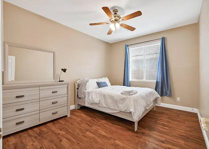 Family‑friendly 4‑bed | Patio, & Fast Wi‑fi *