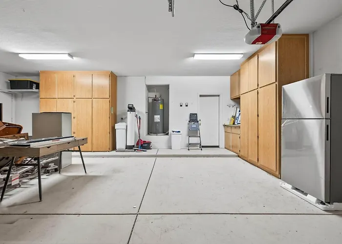 Family‑friendly 4‑bed | Patio, & Fast Wi‑fi Holiday home Phoenix