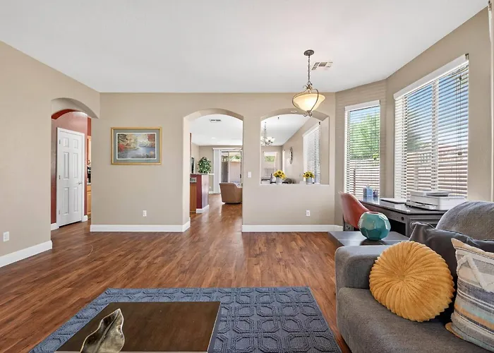Holiday home Family‑friendly 4‑bed | Patio, & Fast Wi‑fi Phoenix