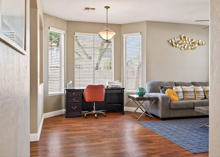 Family‑friendly 4‑bed | Patio, & Fast Wi‑fi *