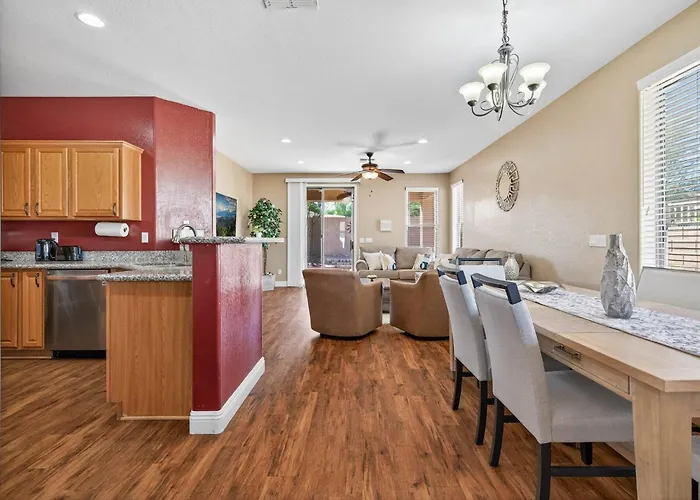 Holiday home Family‑friendly 4‑bed | Patio, & Fast Wi‑fi