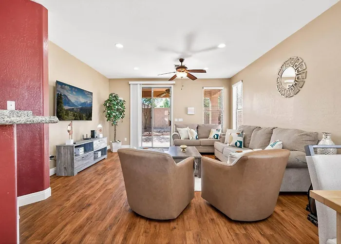 Family‑friendly 4‑bed | Patio, & Fast Wi‑fi Phoenix