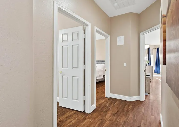 Family‑friendly 4‑bed | Patio, & Fast Wi‑fi Holiday home *