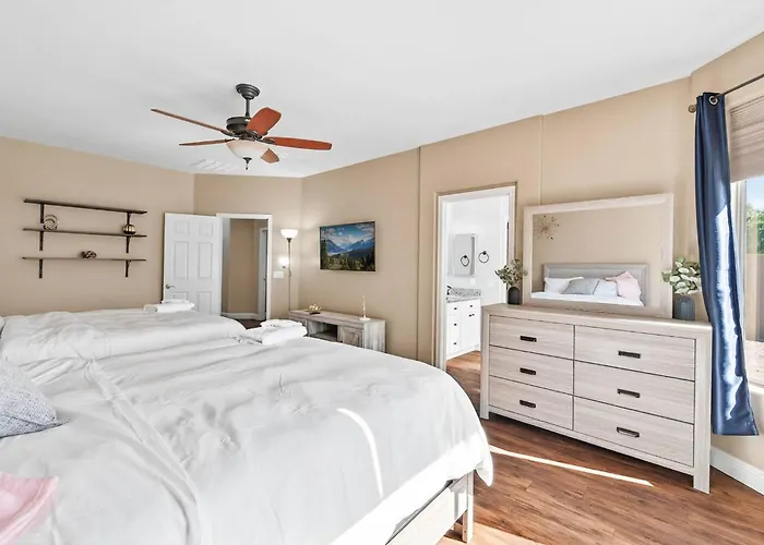 Holiday home Family‑friendly 4‑bed | Patio, & Fast Wi‑fi *