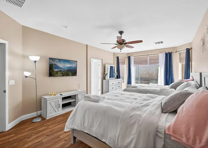 Family‑friendly 4‑bed | Patio, & Fast Wi‑fi * Phoenix